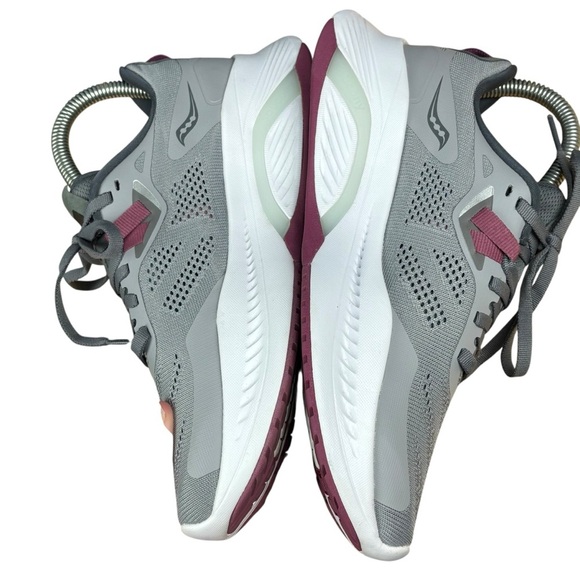 Saucony Guide 15 women’s in Gray and Pink Sz 7 EXCELLENT pre-owned condition - Picture 6 of 9